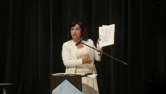 peru21noticias's tweet photo. [EN VIVO] Debate Equipos Técnicos JNE: Dina Boluarte dijo que Alberto Fujimori nunca fue a Chalhuanca y esta foto la desmiente
https://t.co/kwX9w6BdOE https://t.co/bi8DYwPTZO