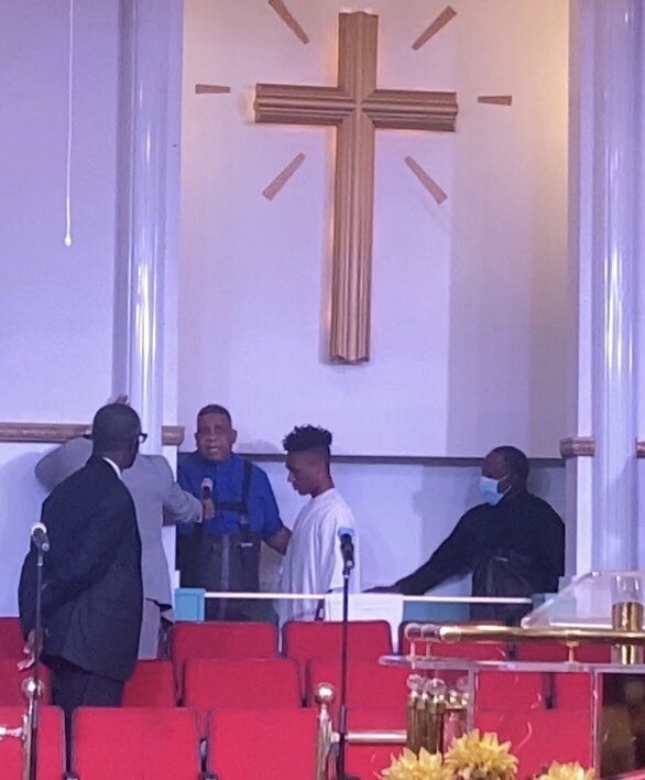 McCalliehoops's tweet photo. Oh Glorious Day: Today Eric Rivers made the powerful public display of obedience to his faith in Jesus Christ by being baptized at the Antioch Missionary Baptist Church. Awesome to see him solidify his faith as he heads into his next chapter of life. #firmfoundation
#ONEMcCallie https://t.co/RKTesswLNr