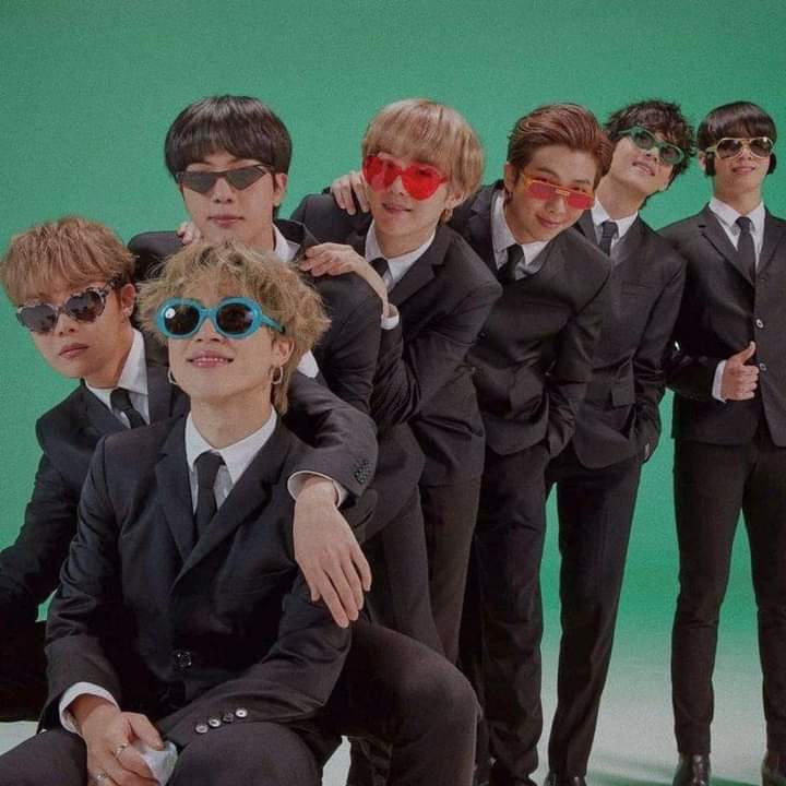 melannyalda's tweet photo. ¿Tienen mercancía de bts?
Yo: No, soy pobre xd

I vote for #ARMY of @BTS_twt for "The best fandom" #BillboardTNT https://t.co/zGnhb0vpbf