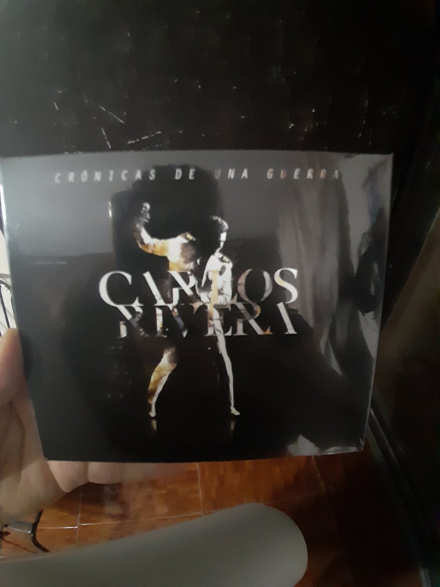 Aleesalas04's tweet photo. Por fin los tengo 🥰🥰💙💙 @_CarlosRivera https://t.co/L9I98z5kUJ