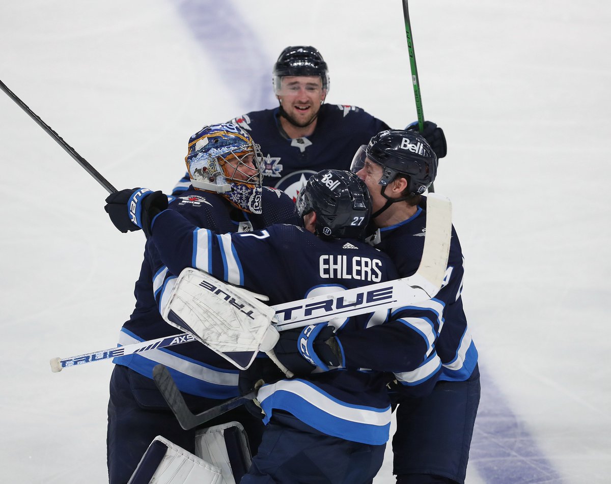 CHAOS IN CANADA.

#GoJetsGo | #StanleyCup