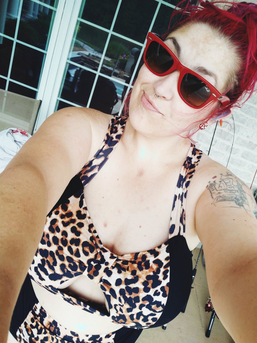 kellrell13's tweet image. Went swimming yesterday with the BFF. Had a blast! #soakupthasun