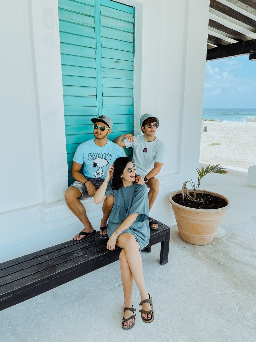 TresTragones's tweet photo. ¡Nuestra cuenta en Instagram esta que 🔥🔥🔥 con las nuevas fotos de nuestra aventura en #Cozumel! Síguenos como @TresTragones 🦞💜💛💚 https://t.co/ZCfTuw9v7n
