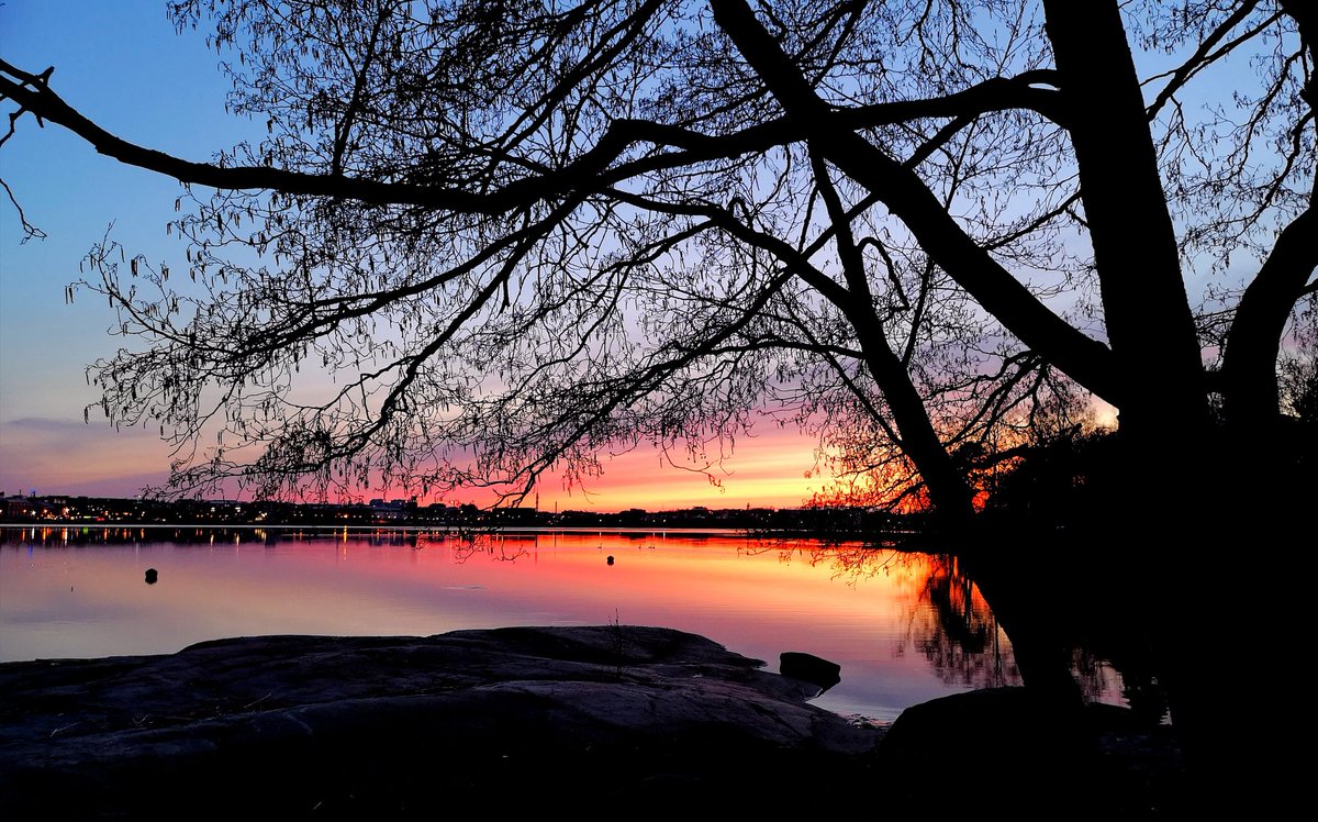 Have a great week #Helsinki #Finland #photography #StormHour #travel #Photograph #weather #nature #sunset #photo #landscape #sky #clouds #Spring #cyclinglife #cycling #MondayMotivation https://t.co/AvUuTY8Sr8