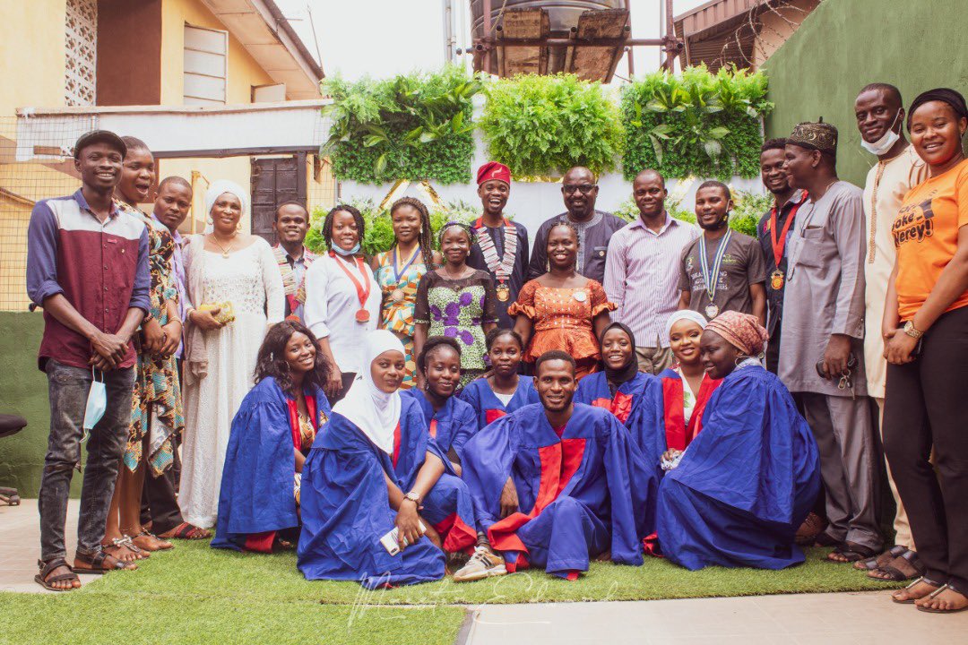 racisolo69's tweet photo. Vocational Graduation project .
A life with a skill is a life with Diamond.
The Rotaract District 9110 embark on a journey of 3months to Train over 20 partcipants Decorations as a skill.The Training which took place March -May 2021. https://t.co/v3eG9gDfKA