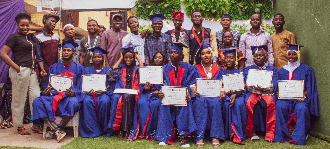 racisolo69's tweet photo. Vocational Graduation project .
A life with a skill is a life with Diamond.
The Rotaract District 9110 embark on a journey of 3months to Train over 20 partcipants Decorations as a skill.The Training which took place March -May 2021. https://t.co/v3eG9gDfKA