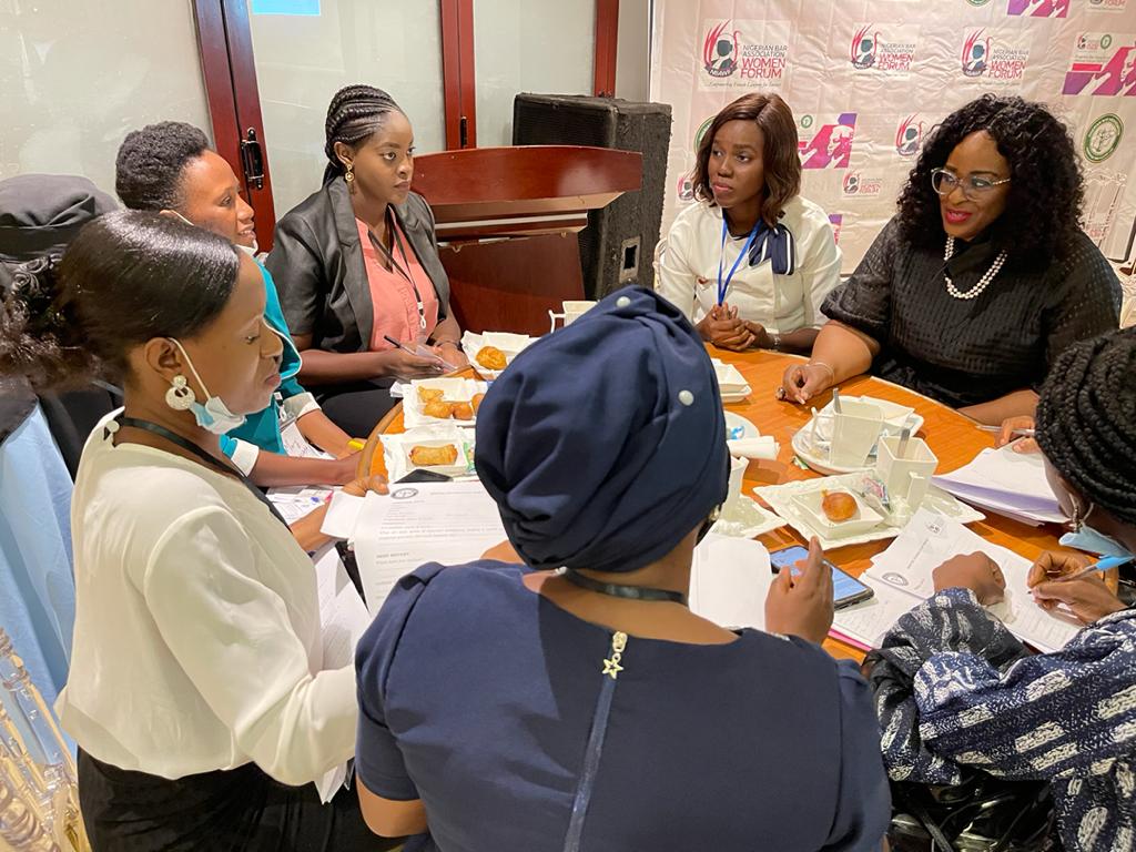 jeeafrica's tweet photo. Our Partner, Chinyere Okorocha mentoring young women at #NBA Women Forum Mentoring event which took place in Ibadan,Oyo State recently. #NBAWF https://t.co/gZyRyQPOAi
