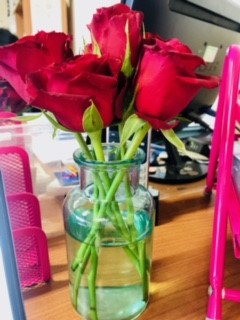 mandjproducts2's tweet photo. HAPPY MONDAY -MandJ Products Ltd
When the boss buys flowers for the office #mondayvibes #femaleside #engineering #machiningmonday #01246826363 https://t.co/5L1Dopzvq9