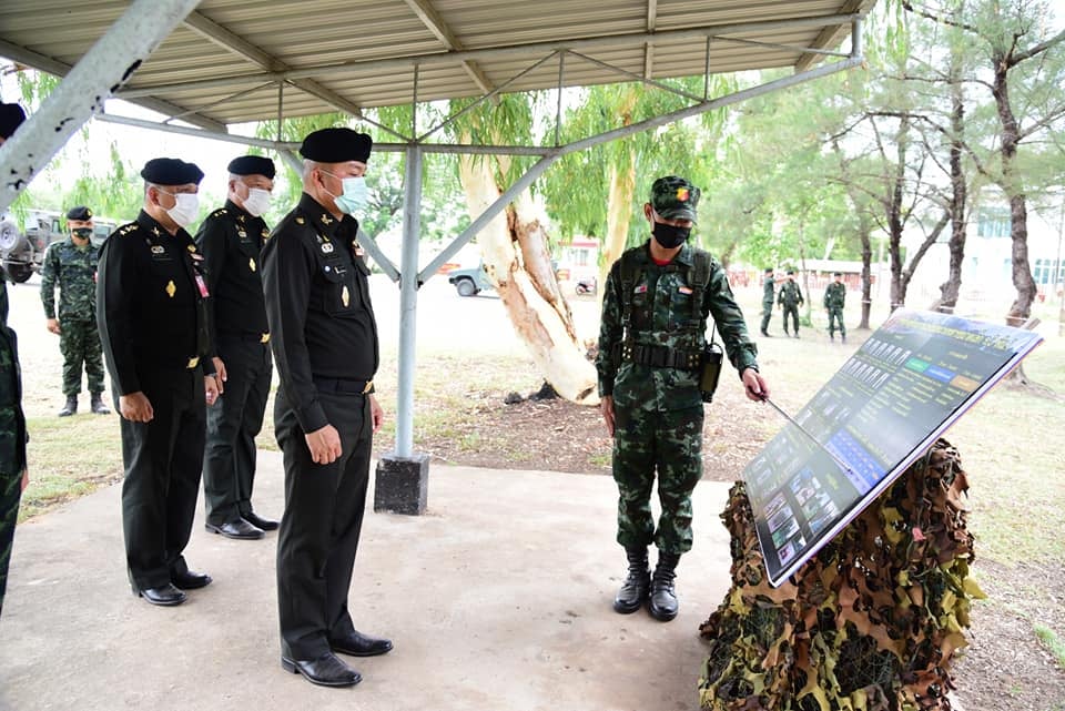 army2pr's tweet photo. ผบ.พล.ร.3 ตรวจเยี่ยมการฝึกเป็นหน่วยกองพันในที่ตั้ง ร.3 พัน.1 และการฝึก ชป.นทล.ของหน่วย ร.3 พัน.1 และ ร.3 พัน.3 ณ สนามฝึก ร.3 พัน.1 ค่าย กฤษณ์สีวะรา อ.เมือง จ.สกลนคร 
#ทหารมีไว้ทําไม https://t.co/8ZYDQHpfxu