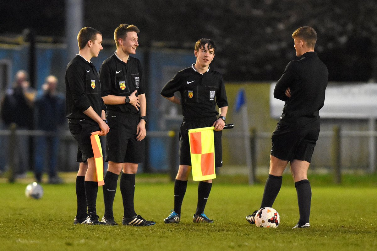 StaffordshireFA's tweet image. REFEREE COURSES | We now have a number of #RefereeCourses organised, beginning in the May half term 📆

If interested, follow the steps on our website (link below) and we'll then contact you with details and booking links 👍

➡ bit.ly/3vjZKzw