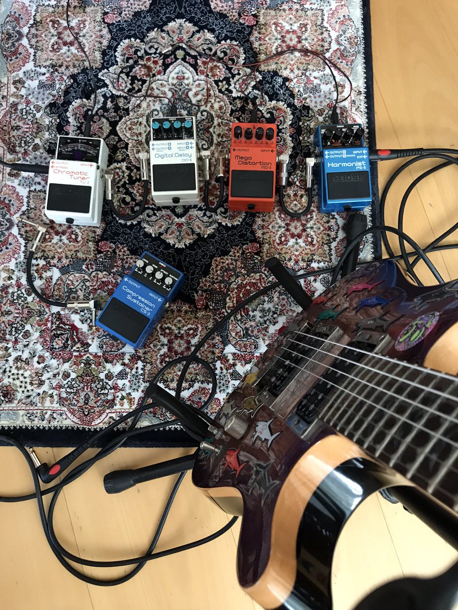 woblablabla's tweet photo. MASTER OF BOSSES 🎛🎸🤘🏻 #masterofpuppets #cort #guitar #boss #pedals #seymourduncan #pickups https://t.co/2dGovDtkAB