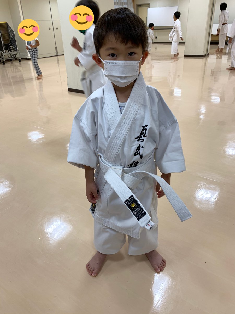 rik0kkuma's tweet photo. 那須川天心に憧れた息子(5歳)は空手を始めました！
幼稚園の誕生日会でも大きくなったら那須川天心になりたいと堂々と言えたので、那須川天心のように強くなれるように頑張ってください☺️ https://t.co/4kGOpjBddU