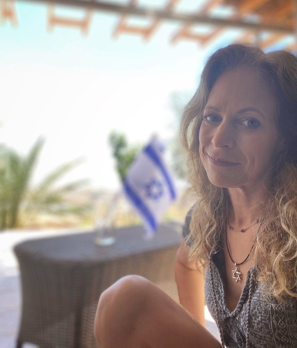 LauraBenDavd's tweet photo. I’m #Jewish, #Israeli and so damn proud. 
I’ll take my happiness over your hatred any day. #antisemitism #proudjew https://t.co/Drx3BC5YIb
