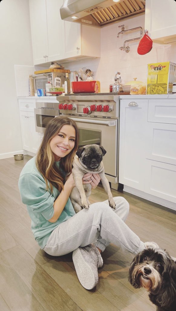 MirandaOurIdol's tweet photo. 📸 Miranda via her Instagram Story | @MirandaCosgrove https://t.co/zdQyoAP3Oy
