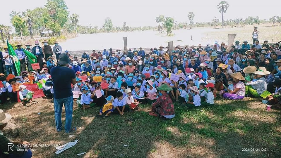 Locals took to the streets against the military regime in Taze Township, #Sagaing  Region on Monday. (Photo: CJ)

#WhatsHappeningInMyanmar