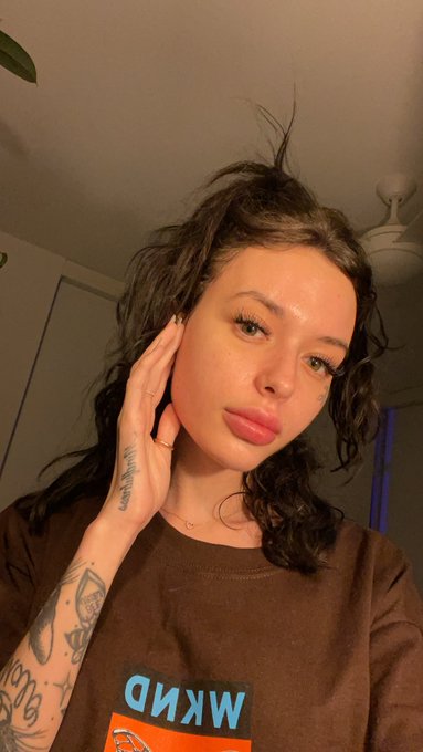 My natural nails Skin and hair are all thriving lately and i just feel so divine 💕 https://t.co/xupw<a href="/tag/newprofilepic"class="tags"><span>#newprofilepic</span></a>