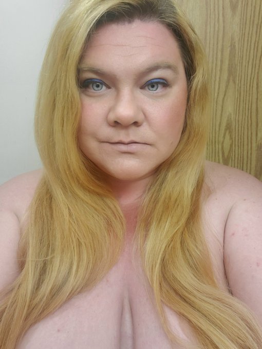 What are YOU doing to show me that you're a fan TODAY?! 😊🥰 https://t.co/nbevMKTY46<a href="/tag/avnstars"class="tags"><span>#avnstars</span></a>