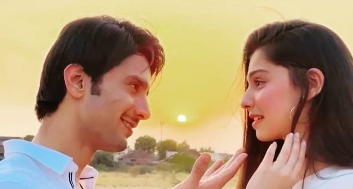 AmdheerDesire's tweet photo. The chemestry 🔥🔥
@SonyTV  Look at them You are waisting their sizzling and cute chemestry
#KyunUttheDilChhodAaye #AmDheer #ZaCy https://t.co/QCiSE9P1Ul