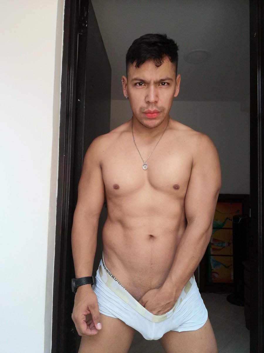 Klarw21Model's tweet photo. RT me ayudan? https://t.co/odTqC4gXYe