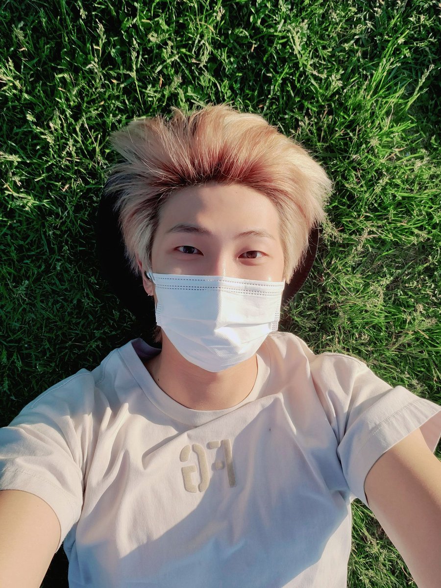NinaPark_7BTSjj's tweet photo. 버터 진짜 모죠?
계속 머릿 속을 맴돌아요
얘들아 어떻게 참았어?
#BreakItDownBTS
#BTS_Butter
#BTSARMY
#BTS
@BTS_twt https://t.co/89g7gzEF0k