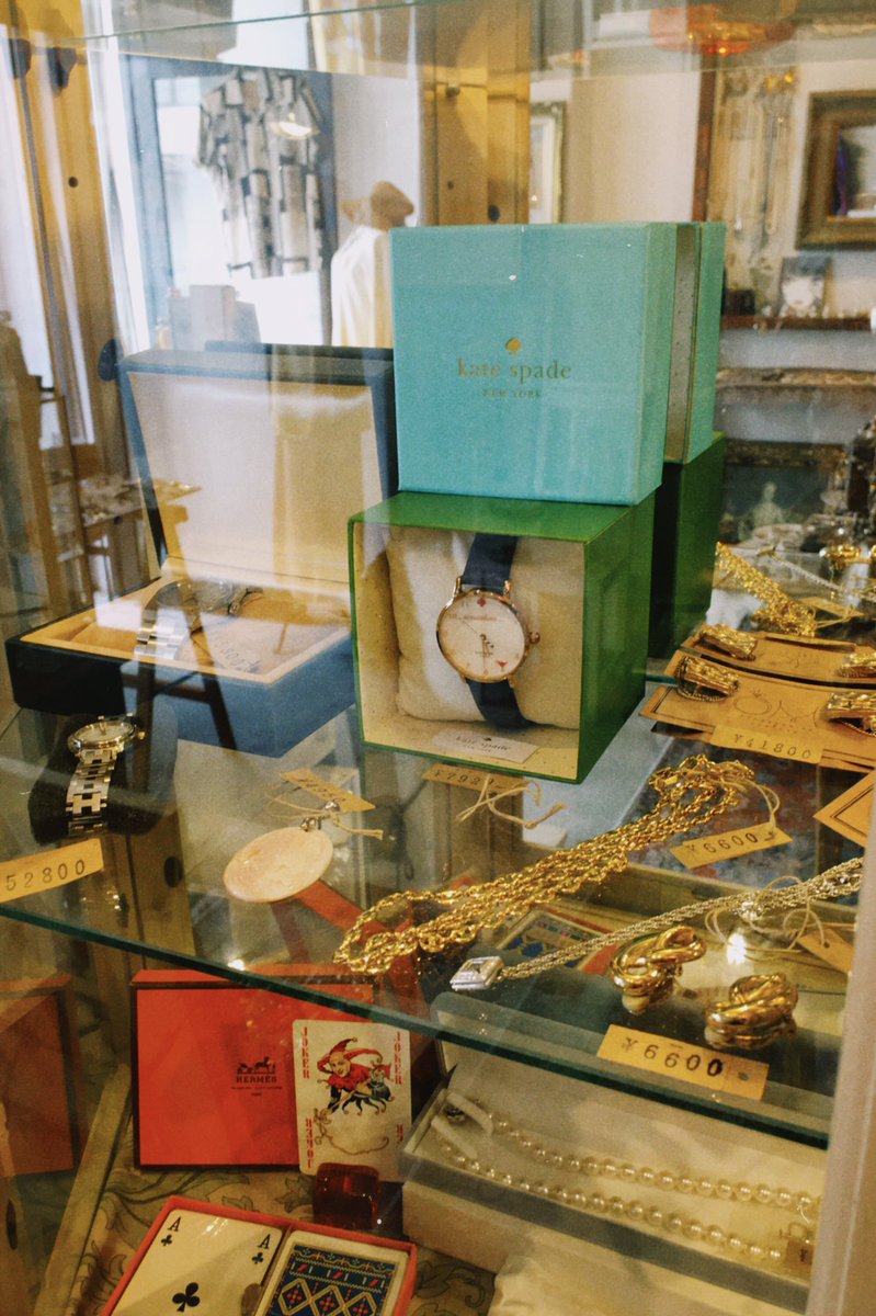 5/24
ちょっと雨降ってきちゃいましたけど本日もご来店お待ちしてます

OM accessories &amp; clothes
〒460-0011
名古屋市中区大須3-22-22

#om #fashion #accessories #nagoya #osu #アクセサリー #古着 #大須 #ヴィンテージ #大人可愛い #vintage #vintageacceessories #一点物アクセサリー  #名古屋