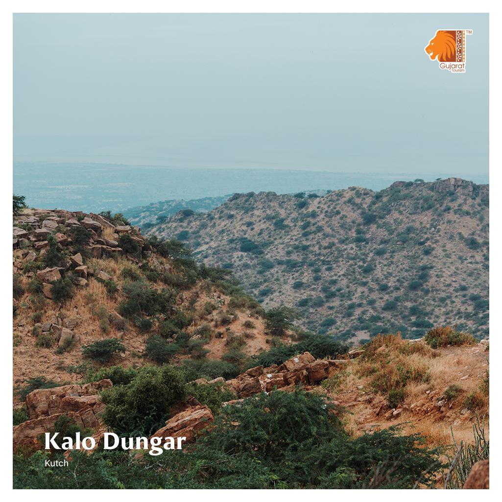 GujaratTourism's tweet photo. Kalo Dungar - The hill is also famous for a 400-year old temple dedicated to Lord Dattatreya. You walk to the edge of the hill and look over at the sprawling blanched landscape that changes hues as the day progresses and the sun sinks behind the mountains. https://t.co/xgTth08uoo