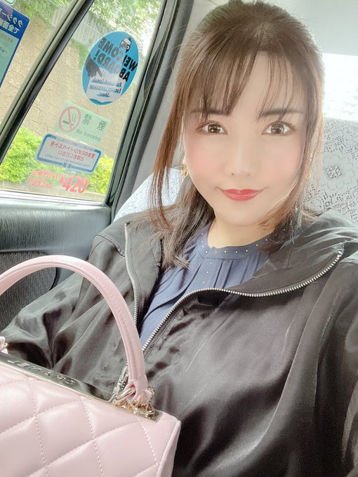 我知道。
我愛的中國粉絲不可以賣我的視頻和照片。我在尋找一種方法。
這就是為什麼我認為NFT現在是最好的。

我知道。
我爱的中国粉丝不可以卖我的视频和照片。我在寻找一种方法。
这就是为什么我认为NFT现在是最好的。