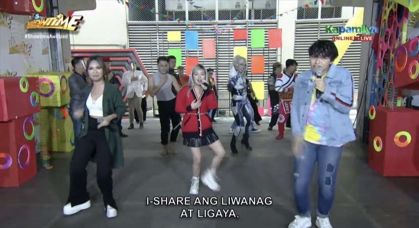 itsShowtimeNa's tweet photo. #ShowtimeAwitized Monday kantahan with The Vocal Force, Gem of OPM &amp; The Voice of P-Pop! https://t.co/MxqXCht9PC