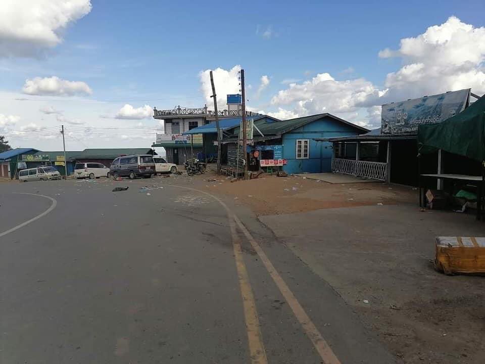 Mindat is still under Martial law and thousands of civilians have been forced to flee the town. These are some views of current situation in Mindat. 
#WhatsHappeningInMyanmar #May24Coup