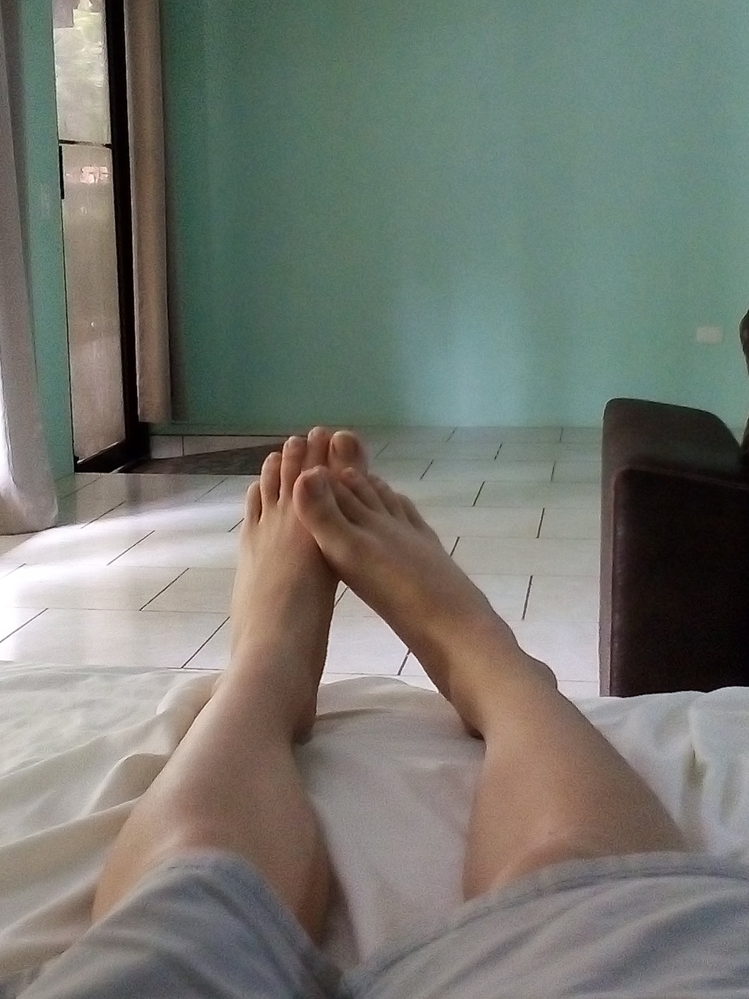1 pic. Rt ??
#feetworshi?p #malefeet #footfet?sh selling content ?

@picoleto_gay @feetfanclub @Maturefootlover