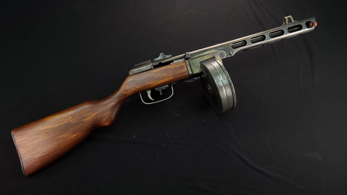 G1lover2's tweet photo. I worked on vintage customization with DENIX PPSH41. I added a new imprint. I'm satisfied because it came out pretty. https://t.co/sHJPEfO87O