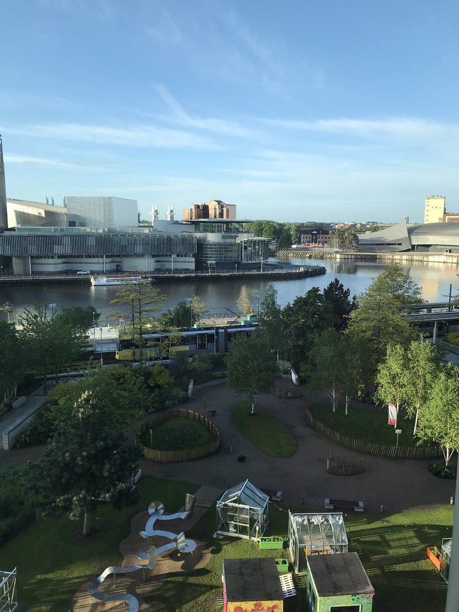 MelBarhamITV's tweet photo. You’ll be waking up to some glorious sunshine this morning. Find out if it’ll last in our breakfast bulletins on @GMB plus all the latest headlines from around our region. I’ll be on your tv screens just after 7am and 8am @GranadaReports https://t.co/ae0T2rQELC
