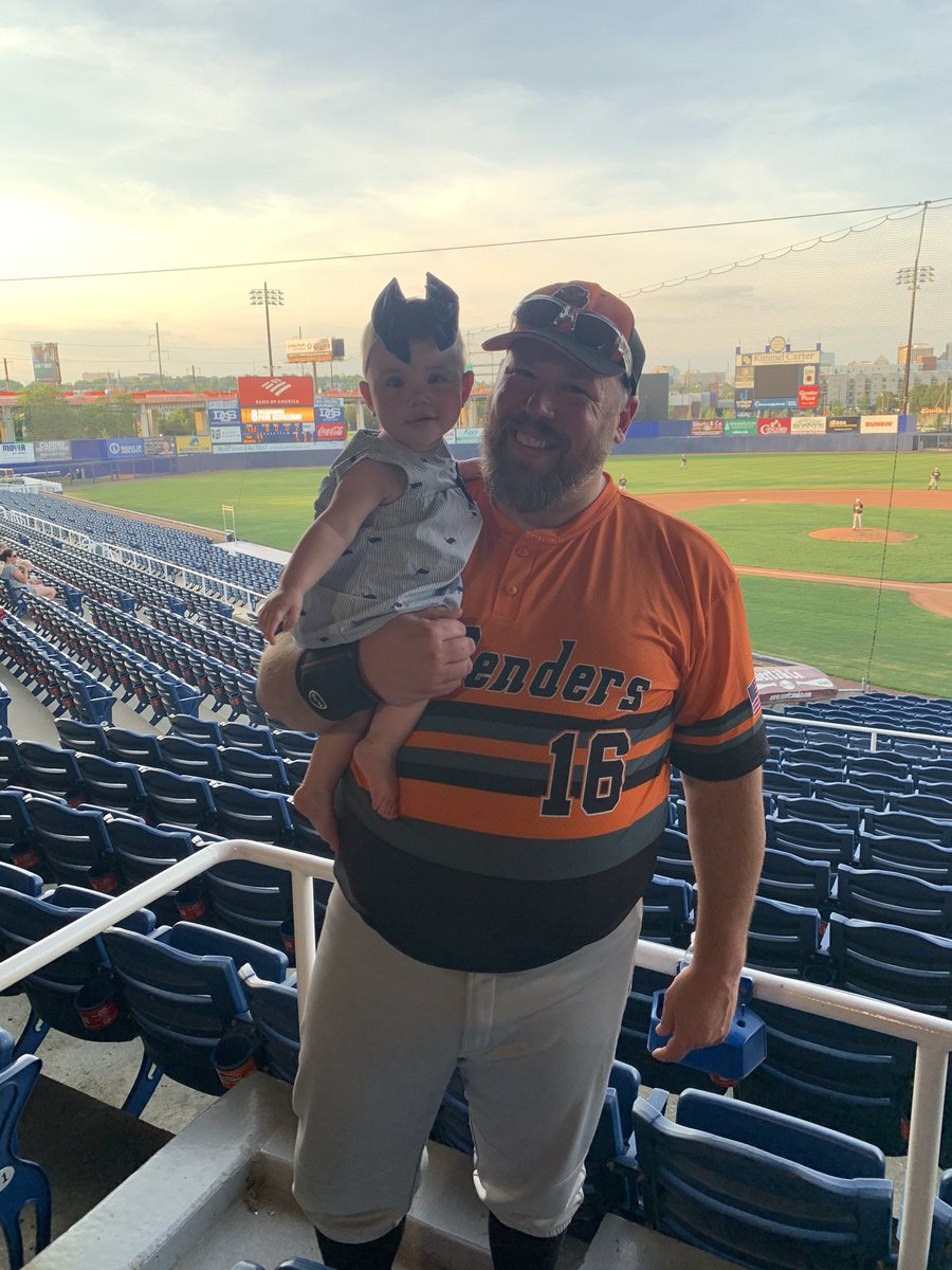 JumpInMyPoole's tweet photo. SOMETIMES i THINK i see myself in the child that I sacrificed 8 grueling months to make, and then i see pics like this and i question if i even actually gave birth to her. #dadstwin https://t.co/pTUuGGtxO2