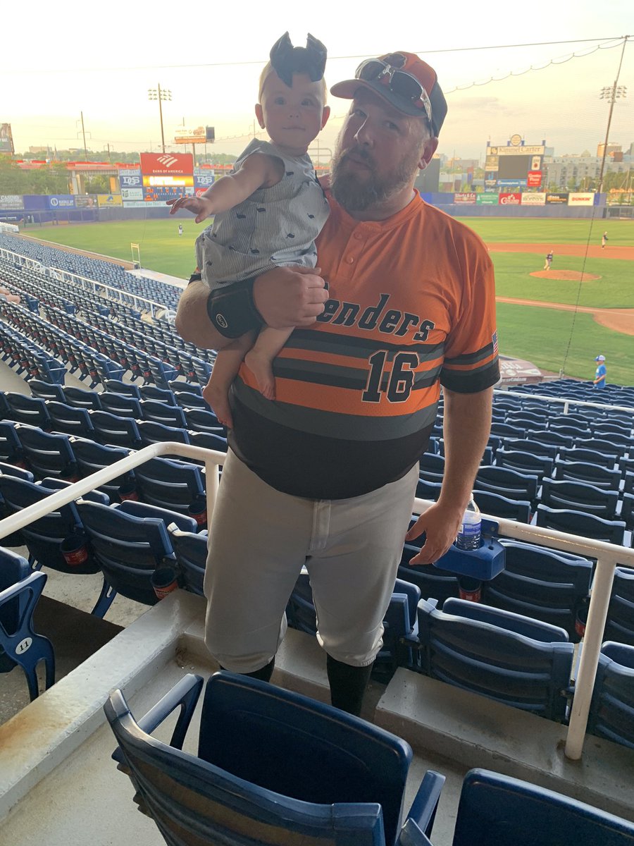 JumpInMyPoole's tweet photo. SOMETIMES i THINK i see myself in the child that I sacrificed 8 grueling months to make, and then i see pics like this and i question if i even actually gave birth to her. #dadstwin https://t.co/pTUuGGtxO2