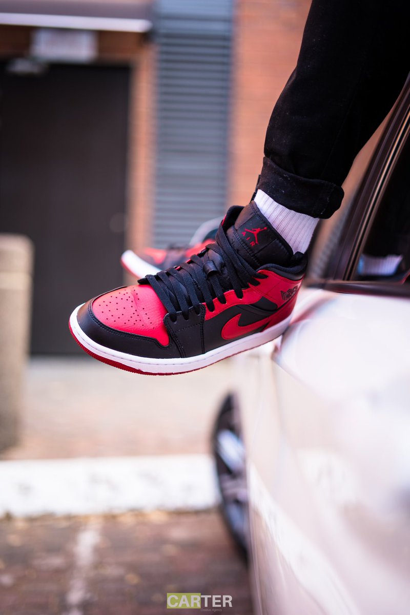 _Kudzayi's tweet photo. But @carter_duli is too clean with the camera and he makes it look easy, these were all one takes if that makes sense🥵

#NotASneakerHead #JustASneakerLover #YoMzansiSneakers 

@yomzansisneaker https://t.co/JlQuOTttWr