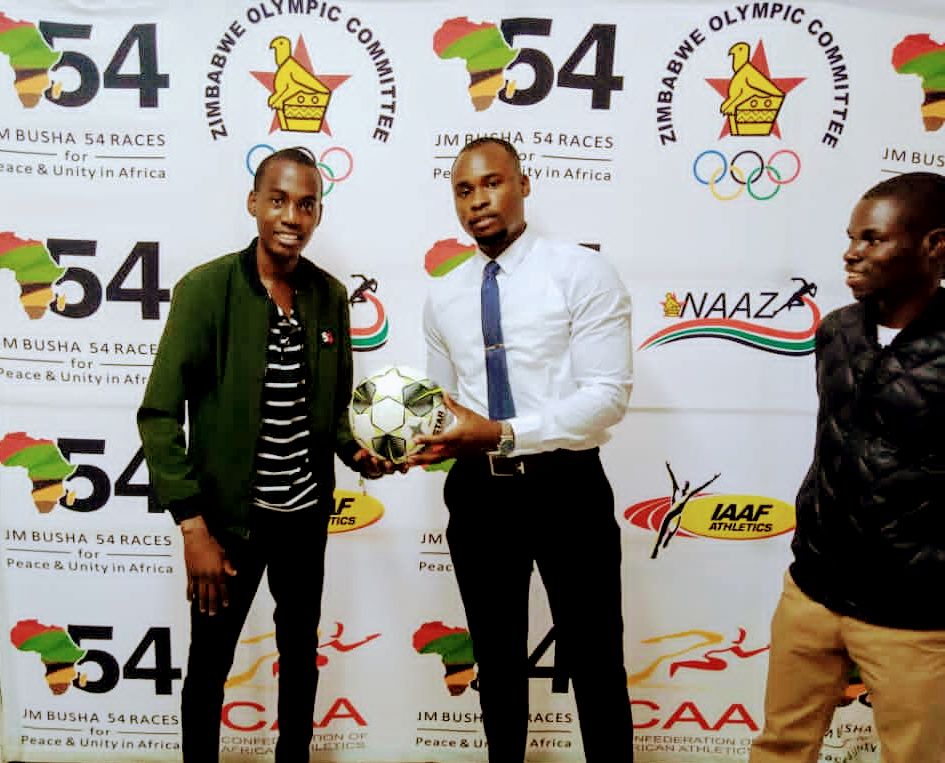 JM_BUSHA54Races's tweet photo. As we are striving to be present in all districts of Zimbabwe, promoting grassroots sporting activities for a peaceful co-existence in communities,we have made a donation to the #ParliamentofZimSportsClub vs #MutasaNorth ball games tournament of #netballs & #soccerballs #IAMPEACE https://t.co/SsDrm3IaN9