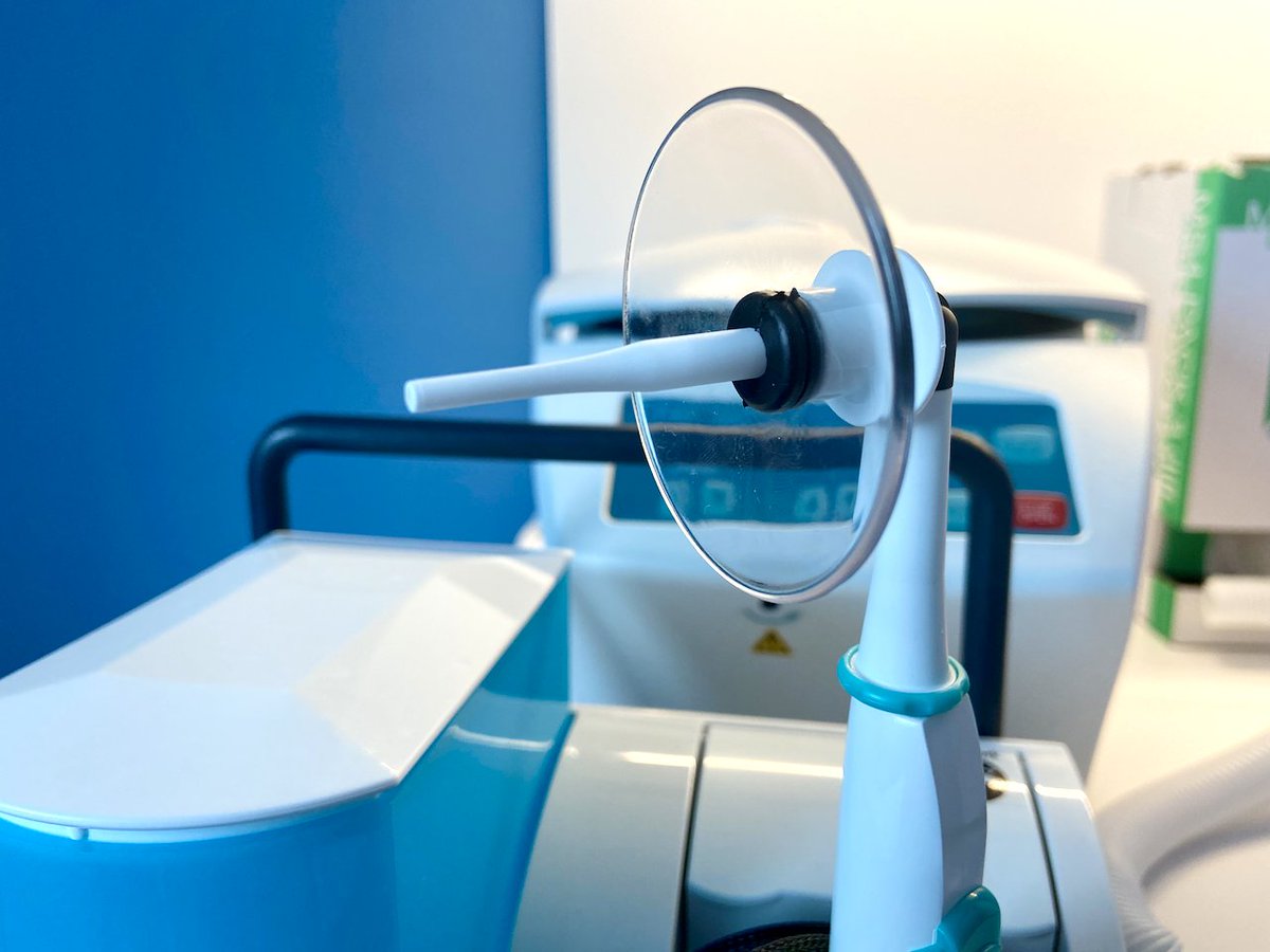 Nein...mit diesem Teil kann man nicht nach Hause telefonieren. 😜
Unser neues Ohrspülsystem ist eingetroffen!