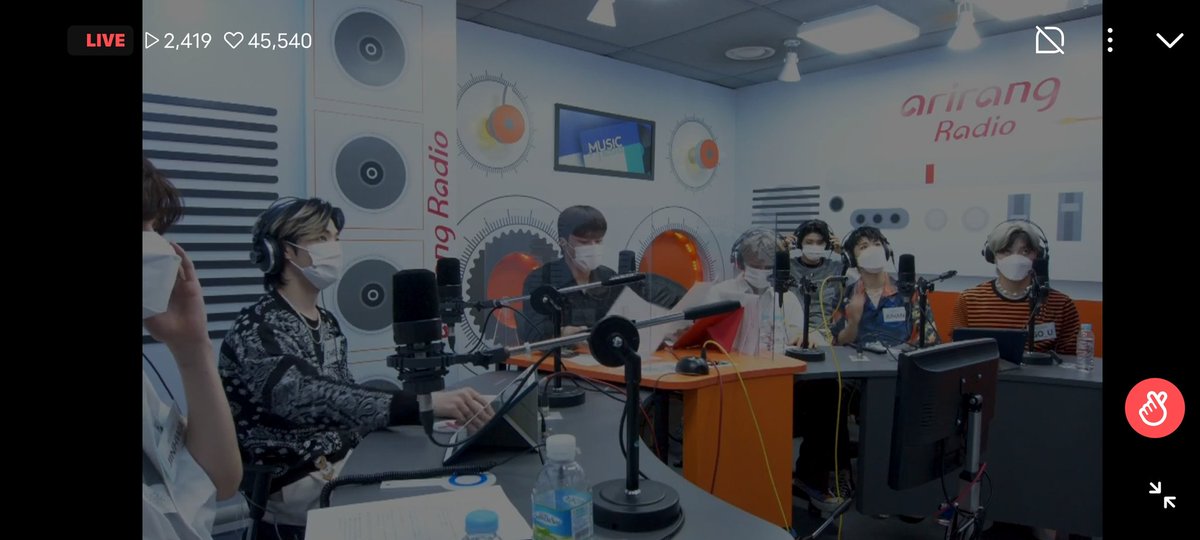 for_blitzers's tweet photo. BLITZERS ON MUSIC ACCESS !! 😍😍
#BLITZERS #블리처스 @WUZO_BLITZERS
#MusicAccess #MAFAM @musicaccess0304 https://t.co/9USjfFl9sD