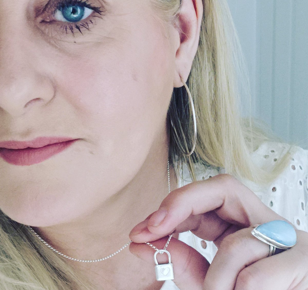 Lillyalexandra3's tweet photo. Standard weekend attire, #EarlyBiz #handmadejewellery #nottinghamdesigner
#classichoops #personalisedjewellery https://t.co/Dp24eNTOu7