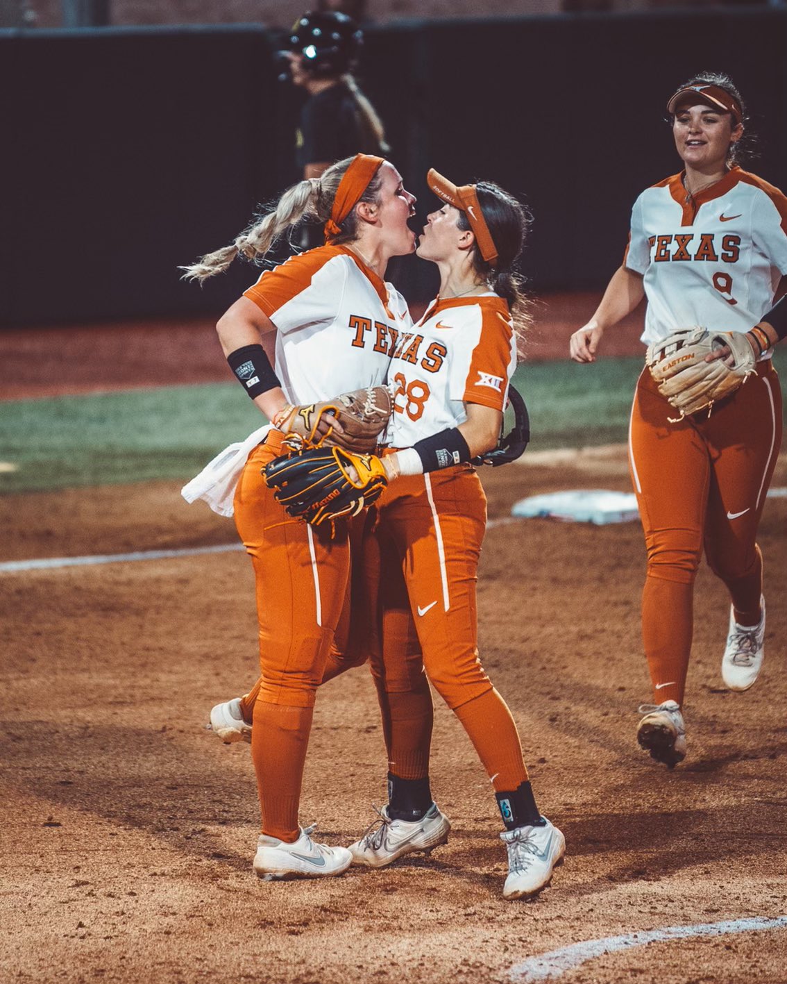 Texas Softball on Twitter "WE’RE FEELING SUPER!!! Texas beats Oregon