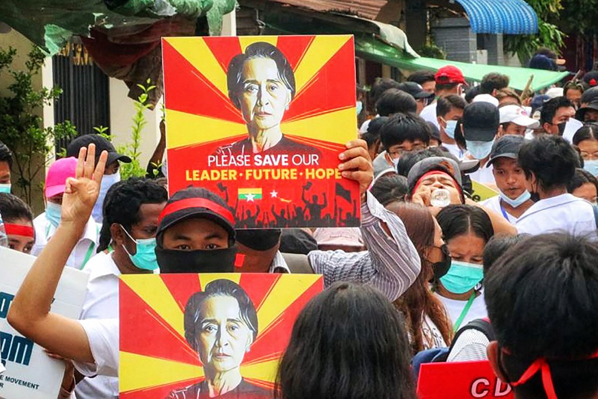 1/ Daw Aung San Suu Kyi has insisted the National League for Democracy will continue to “exist” even if it is dissolved, in a message to the people passed to her lawyer during a court hearing this morning in Nay Pyi Taw. #WhatsHappeningInMyanmar