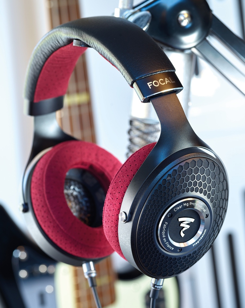 soundonsoundmag's tweet photo. The new Clear MG Professionals from Focal impress with their dynamic response and low‑frequency extension and show how @FocalOfficial continue to push the envelope of moving‑coil headphone design.
https://t.co/2WyPXTYWfr
#dailysospost #focal #MGPRO #headphones #audio #music https://t.co/p0X48np2P4
