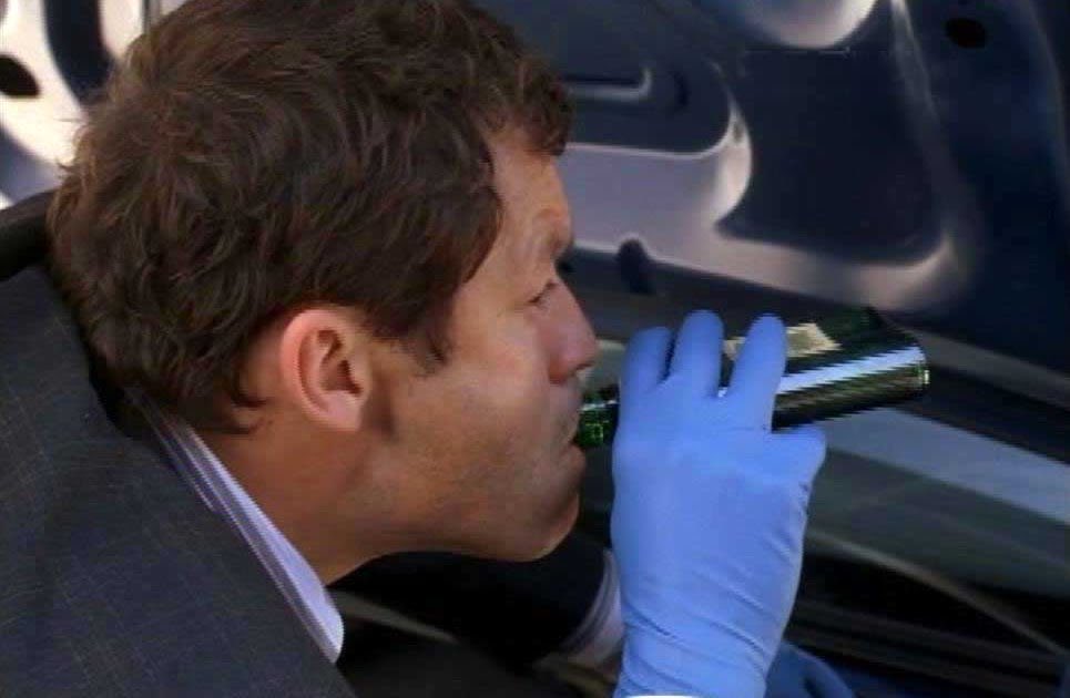 MikeDugar's tweet photo. McNulty has been a drunk this whole series, so it’s no surprise he turns into Sherlock Holmes on steroids when he’s off the bottle. But you knew he lost his mind when he spent 3 days drinking a *pint* of Jameson #TheWireWithMike https://t.co/0Nj7iy7fgp