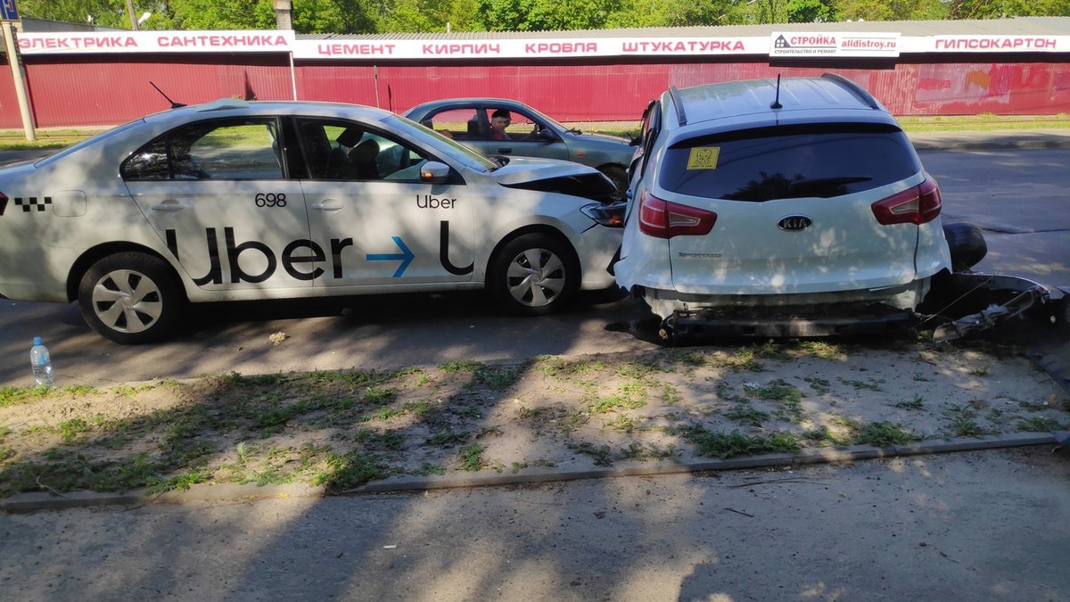 Четыре человека пострадали в ДТП с участием четырех автомобилей в областном центре.

vladtv.ru/incidents/1228…