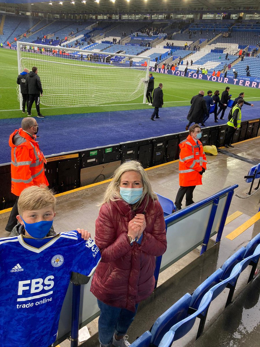 Disappointed for the players yesterday but proud of everything our club stands for and what we have achieved. So good to be back and be able to say thank you in person to the best football club chairman in the world! Thank you for the top Top! 🦊 💙 <a href="/LCFC/">Leicester City</a> #LEITOT