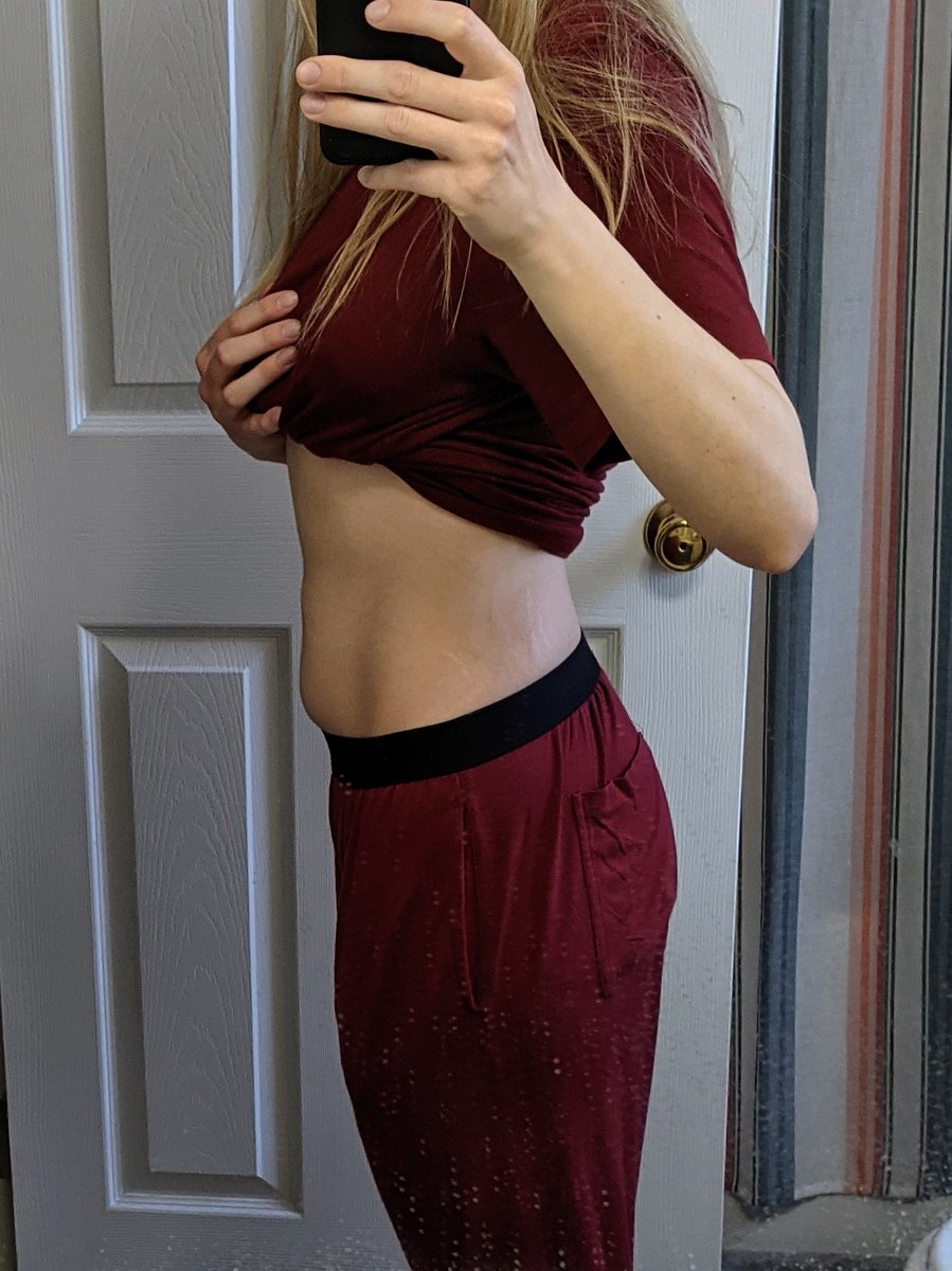 BipolarBitch12's tweet photo. I hit the original weight goal I had set, but I hate my tummy pudge 😭 https://t.co/AQhwHeGzCt