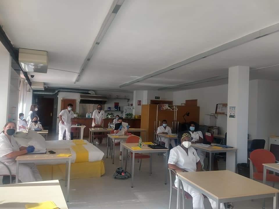PatronatObrer's tweet photo. Este mes han comenzado las clases del Certificado de Profesionalidad de Obpa (camarera de pisos) que impartimos gracias a la financiación del SOIB y del Fondo Social Europeo. 

¡Mucha suerte a todos en esta nueva etapa formativa! 

#formación #SomLlevant #soib #fondosocialeuropeo https://t.co/ajFbnNV2WQ