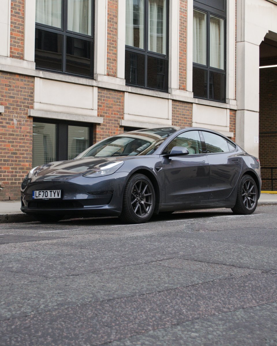 TheMstrBrothers's tweet image. I love the grey but it doesn't pop much at all. What colour would you get the Tesla in?

__________
#teslamodel3 #teslamodel3refresh #teslamodel3longrange #teslacar #teslacars #teslalife #teslaowner #teslamotors #TeslaModel3
@tesla_official @teslamotorsclub