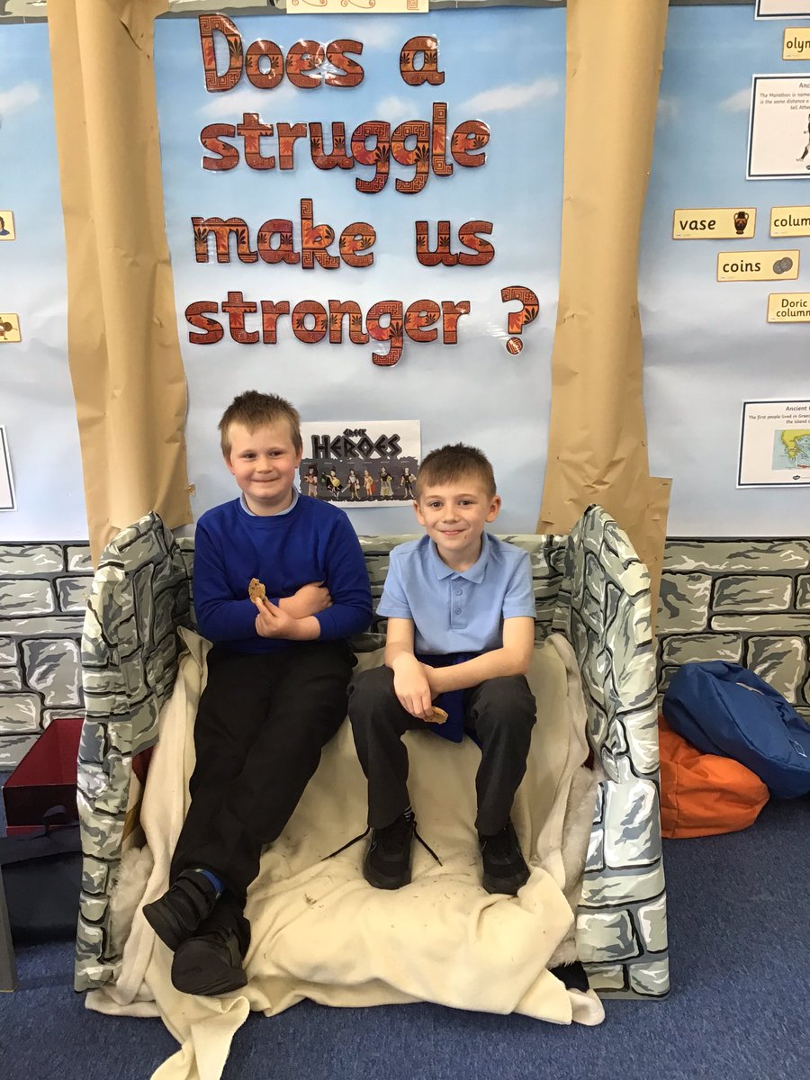 Well done to our Star of the Week and Best Seats winner! Very well deserved after such a hardworking week in Year 3 🌟 @simonsideschool