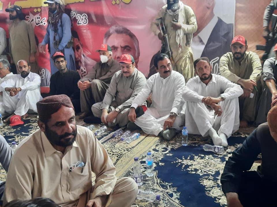 NationalParty_'s tweet photo. نیشنل پارٹی کیچ کے زیر اہتمام حملوں اور دھمکیوں کے باوجود عظیم الشان گرینڈ شمولیتی جلسہ منعقد کیا گیا۔ جس مے بلیدہ زعمران کے معروف شخصیت اور میر منشی محمد بلوچ کے فرزند میر فیصل منشی ،معتبر شیرجان معتبر شیرجان اور بلاول آسکانی نے نیشنل پارٹی میں شمولیت کا اعلان کیا https://t.co/kAEh3dSnTT